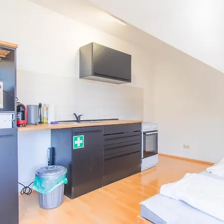 Ideal Fuer Familien Und Monteure, Zentral, Gemuetlich, Mit Fernseher Bad Durrenberg